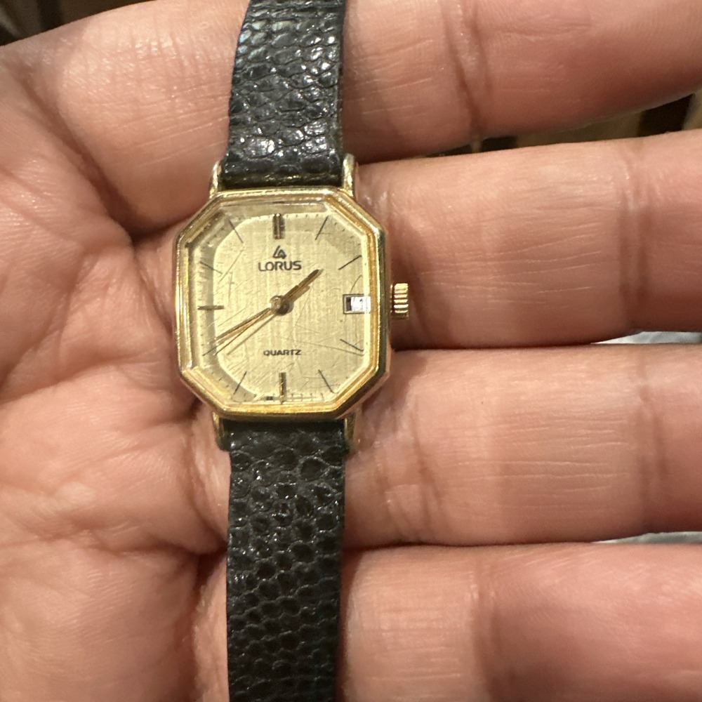 Working Vintage Gold Tone Lorus Ladies Watch Y242-5000 Black Leather Band 20mm